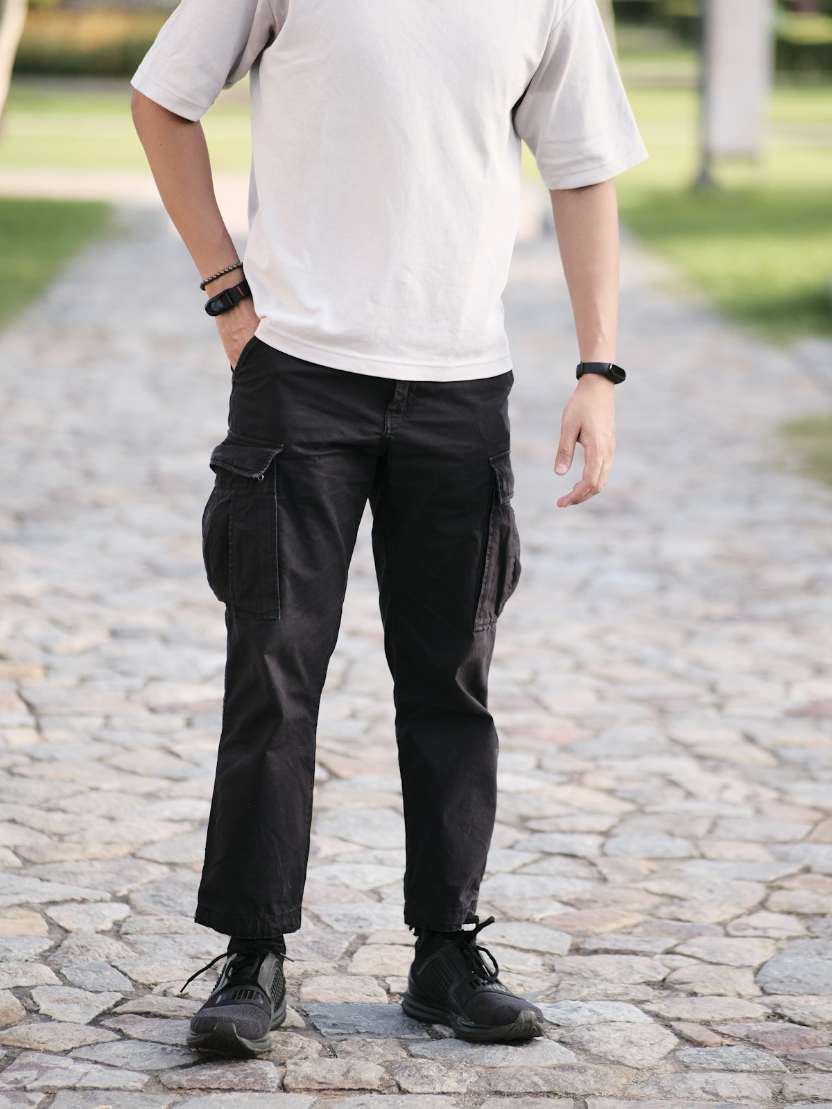 utility cargo trousers black